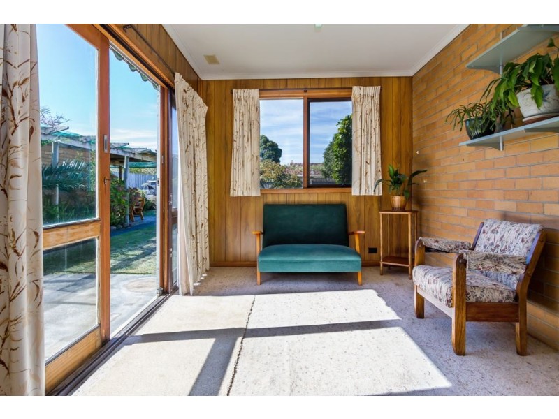 16 Panoramic Grove, Glen Waverley VIC 3150