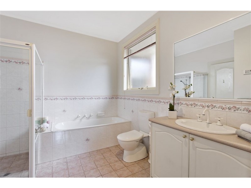 1/7 Fairhills Parade, Glen Waverley VIC 3150