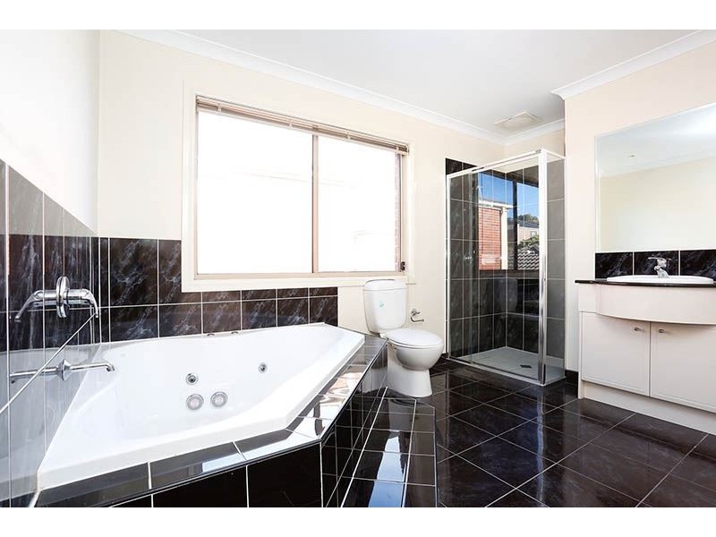 13 Montvale Mews, Mount Waverley VIC 3149