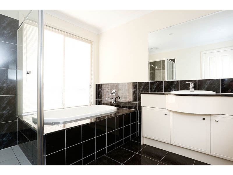 13 Montvale Mews, Mount Waverley VIC 3149