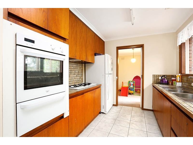 74 King Arthur Drive, Glen Waverley VIC 3150