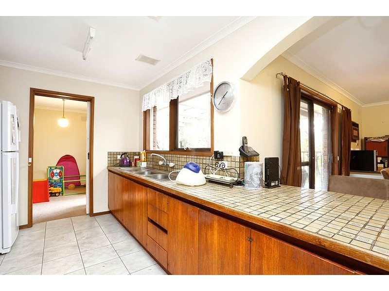 74 King Arthur Drive, Glen Waverley VIC 3150