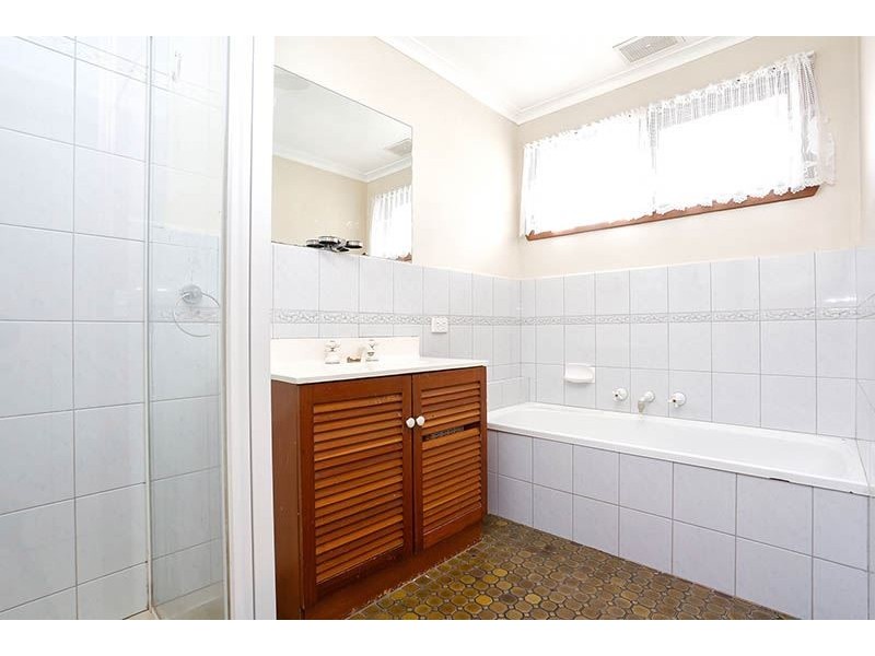 74 King Arthur Drive, Glen Waverley VIC 3150