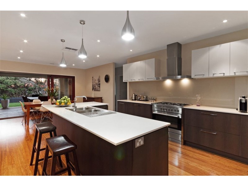 27 Farnham Avenue, Wheelers Hill VIC 3150