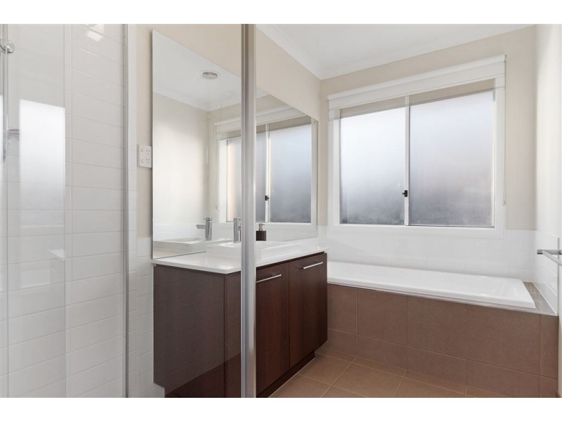 27 Farnham Avenue, Wheelers Hill VIC 3150