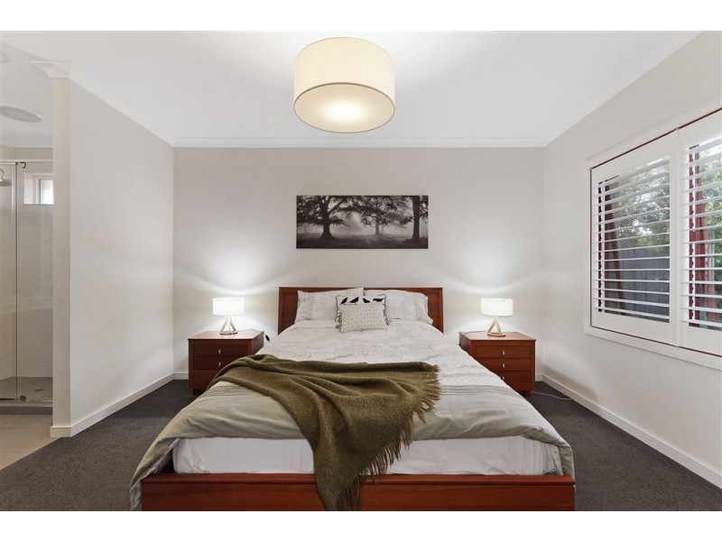 27 Farnham Avenue, Wheelers Hill VIC 3150