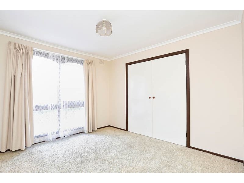 6 Lancelot Crescent, Glen Waverley VIC 3150