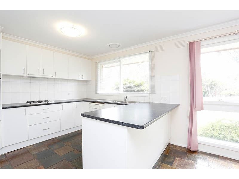 24 Redleaf Way, Wheelers Hill VIC 3150