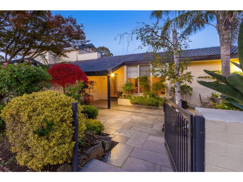 21 Rowitta Drive, Glen Waverley VIC 3150