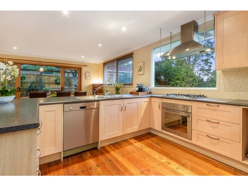 21 Rowitta Drive, Glen Waverley VIC 3150