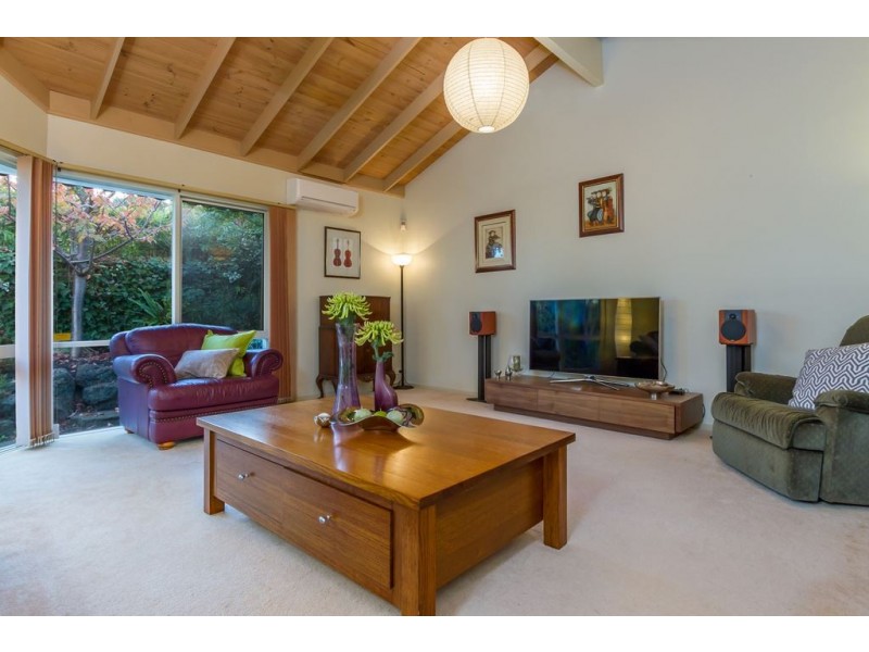 21 Rowitta Drive, Glen Waverley VIC 3150