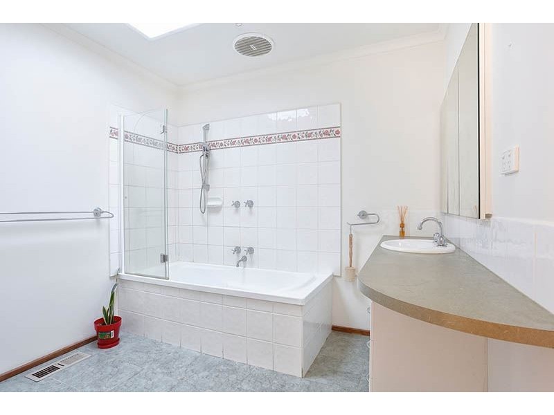 30 Michele Drive, Scoresby VIC 3179