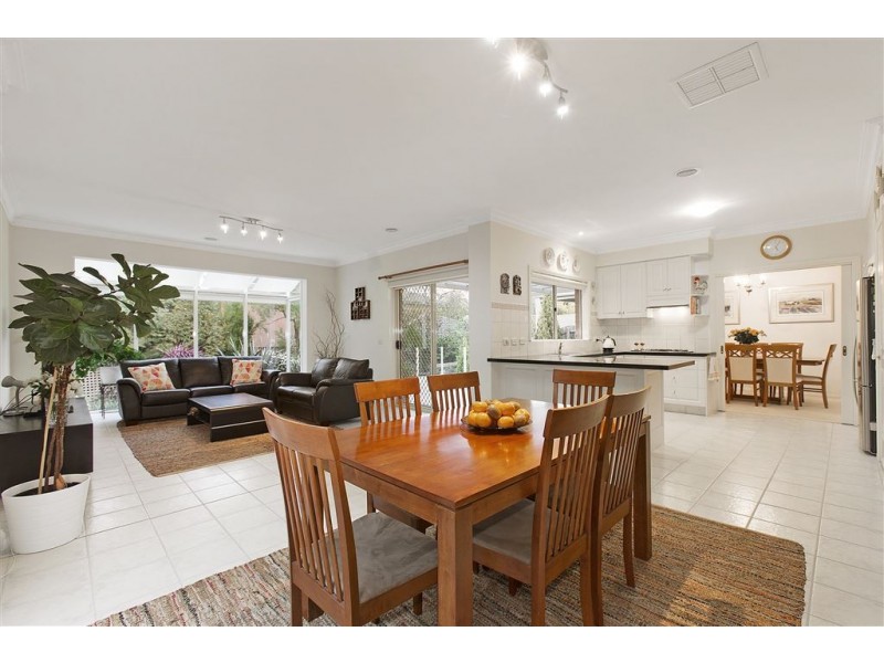 23 Arlington Drive, Glen Waverley VIC 3150