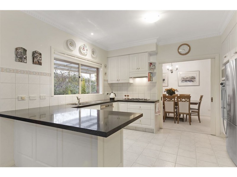 23 Arlington Drive, Glen Waverley VIC 3150