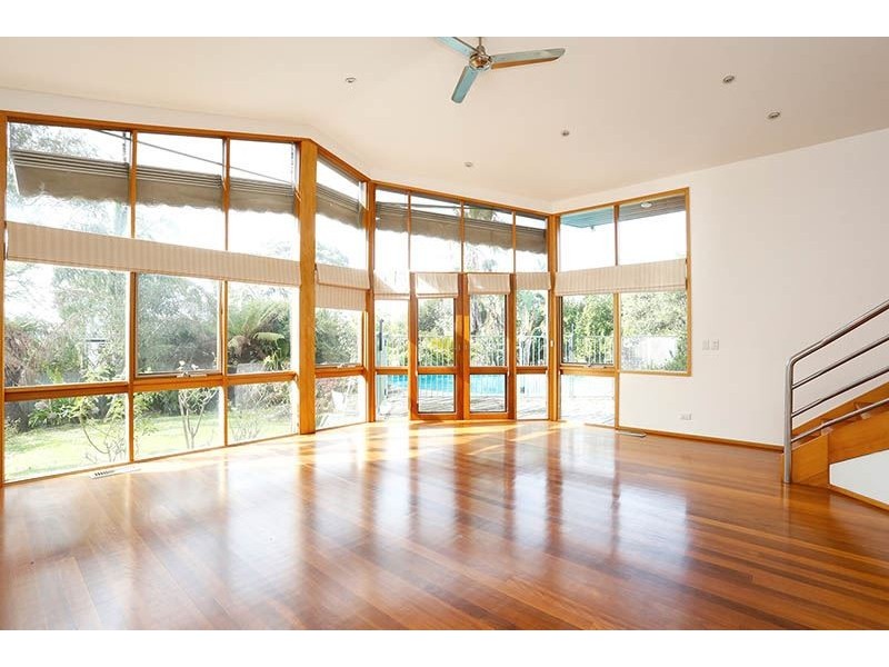 24 Caithness Crescent, Glen Waverley VIC 3150