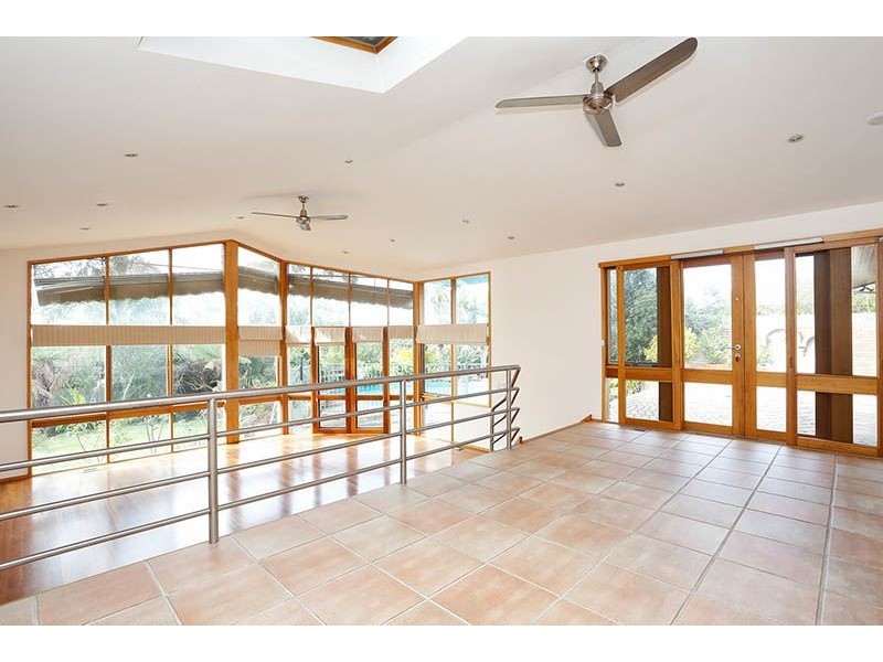 24 Caithness Crescent, Glen Waverley VIC 3150