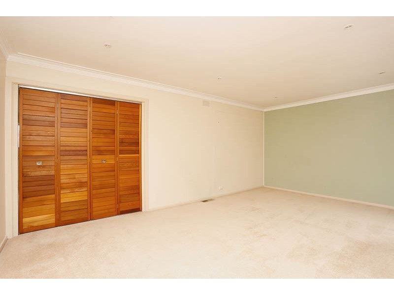 16 Arianne Road, Glen Waverley VIC 3150