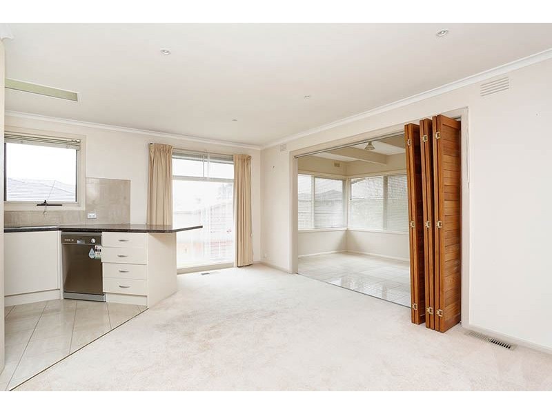 16 Arianne Road, Glen Waverley VIC 3150