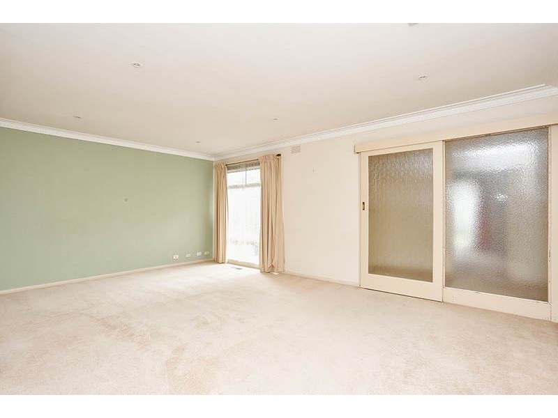 16 Arianne Road, Glen Waverley VIC 3150