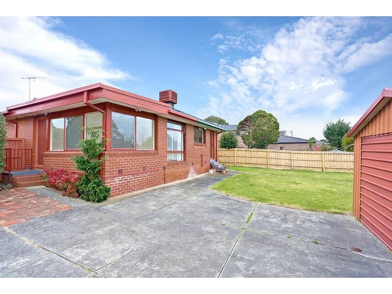 16 Arianne Road, Glen Waverley VIC 3150