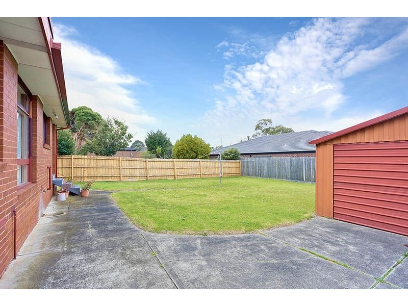 16 Arianne Road, Glen Waverley VIC 3150