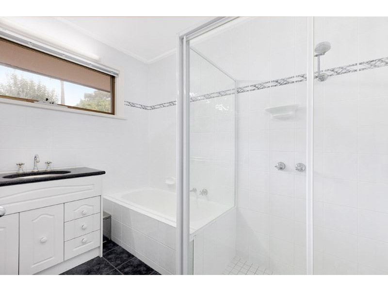 2 Trafford Court, Wheelers Hill VIC 3150