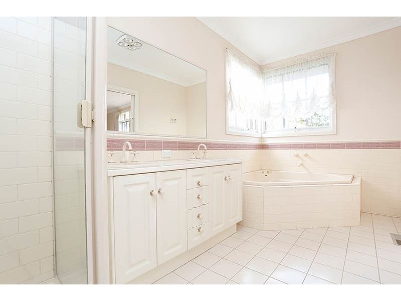 12 Carolina Street, Mount Waverley VIC 3149