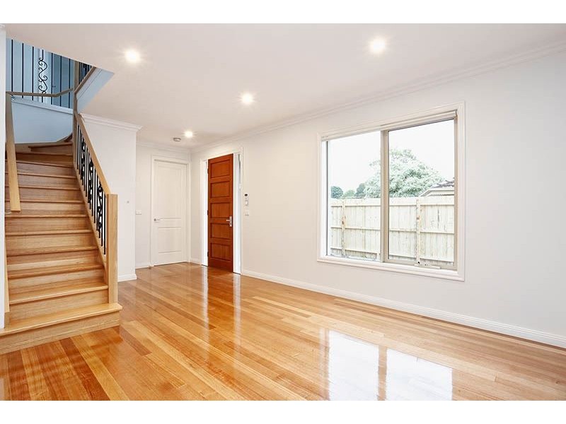 2/18 Avondale Grove, Mount Waverley VIC 3149