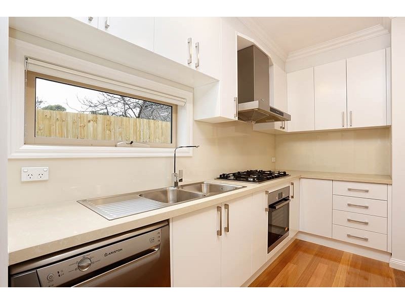 2/18 Avondale Grove, Mount Waverley VIC 3149