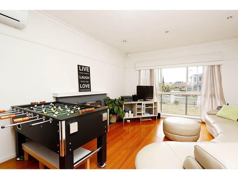 37 Seaview Crescent, Mulgrave VIC 3170