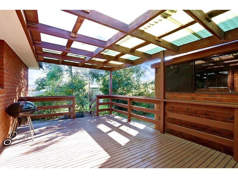 17 Jodi Avenue, Wheelers Hill VIC 3150