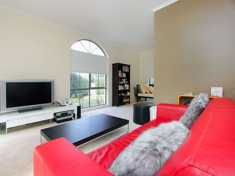 35 Silverwood Way, Glen Waverley VIC 3150