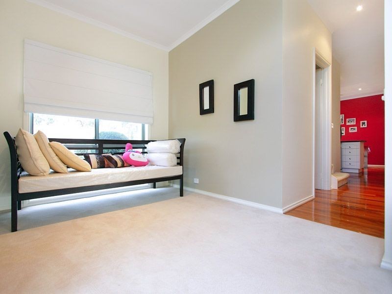 35 Silverwood Way, Glen Waverley VIC 3150