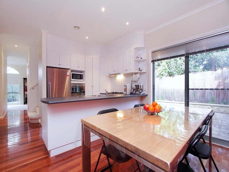 35 Silverwood Way, Glen Waverley VIC 3150