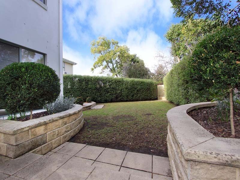 35 Silverwood Way, Glen Waverley VIC 3150