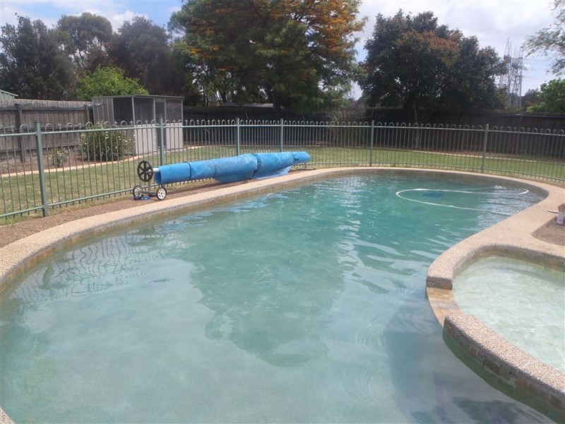 1 Bunbury Avenue, Narre Warren VIC 3805