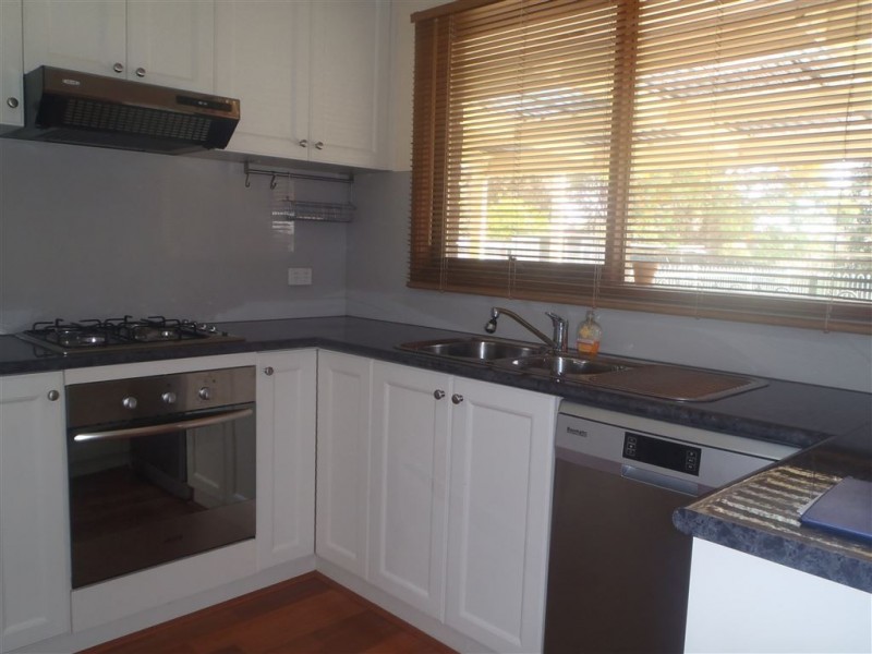 1 Bunbury Avenue, Narre Warren VIC 3805