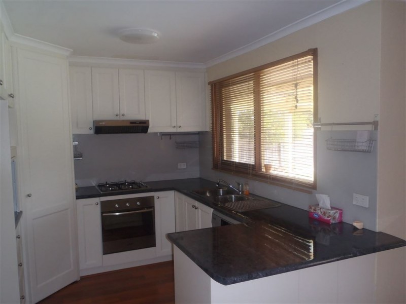 1 Bunbury Avenue, Narre Warren VIC 3805