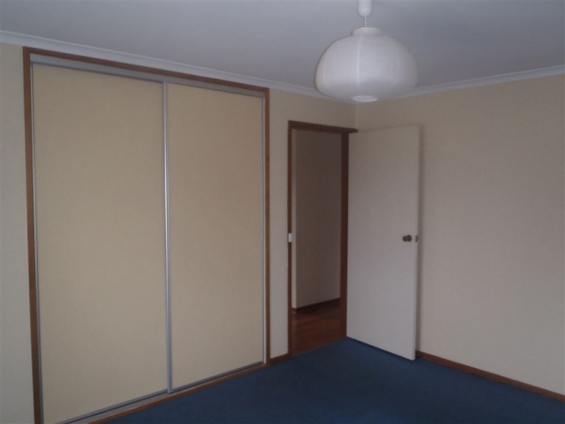 1 Bunbury Avenue, Narre Warren VIC 3805