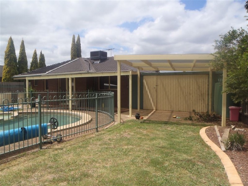 1 Bunbury Avenue, Narre Warren VIC 3805