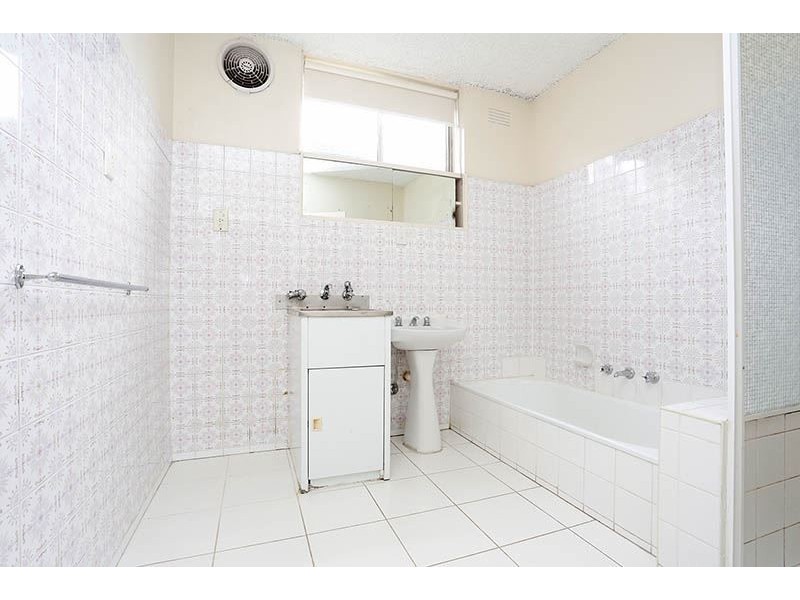 1/60 Ferntree Gully Road, Oakleigh East VIC 3166