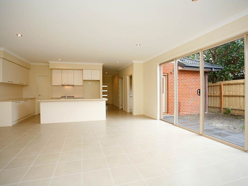 1/18 Jordan Grove, Glen Waverley VIC 3150