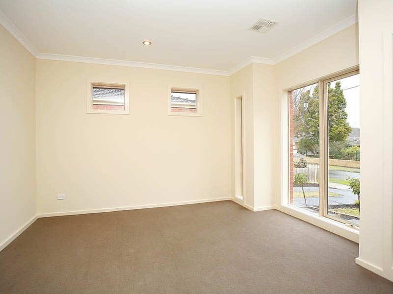 1/18 Jordan Grove, Glen Waverley VIC 3150