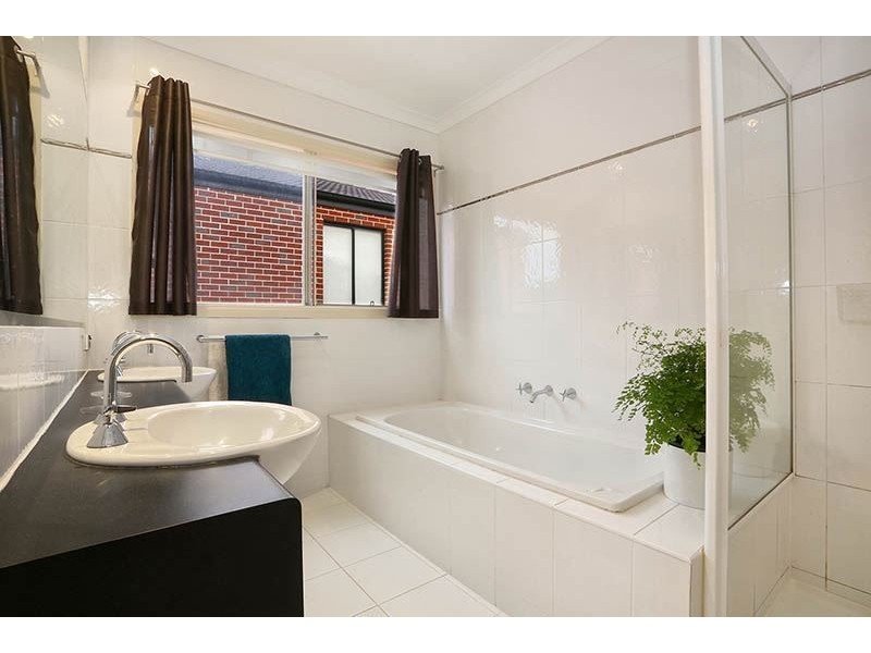 13 Keylana Blvd, Mount Waverley VIC 3149