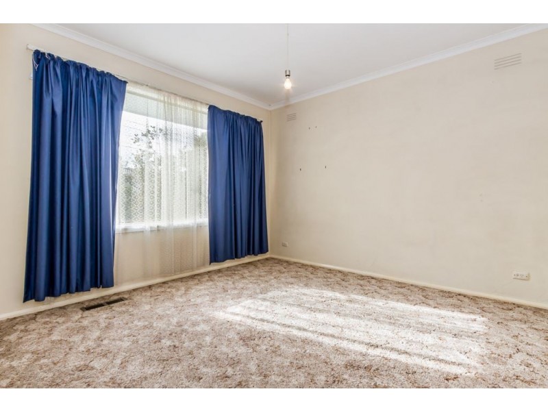 24 Hallows Street, Glen Waverley VIC 3150