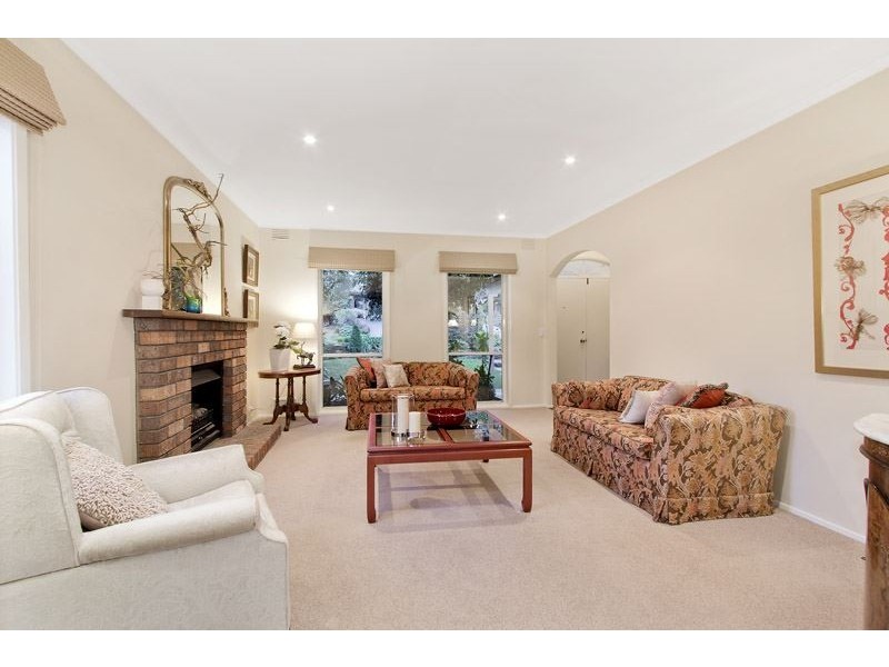 24 Wilton Crescent, Wheelers Hill VIC 3150