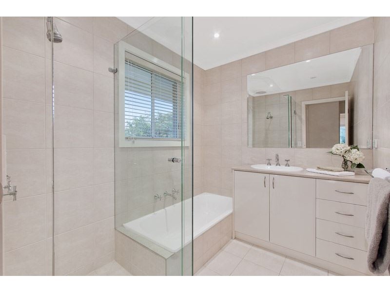 24 Wilton Crescent, Wheelers Hill VIC 3150