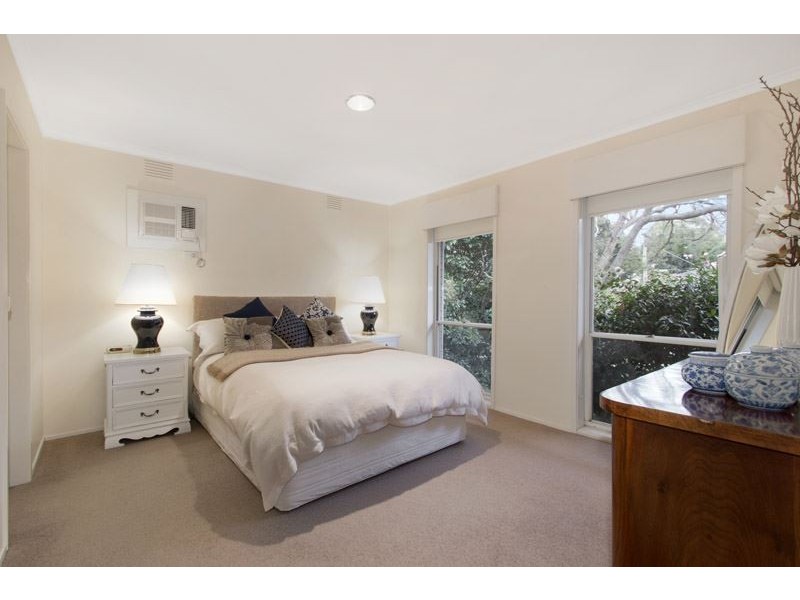 24 Wilton Crescent, Wheelers Hill VIC 3150