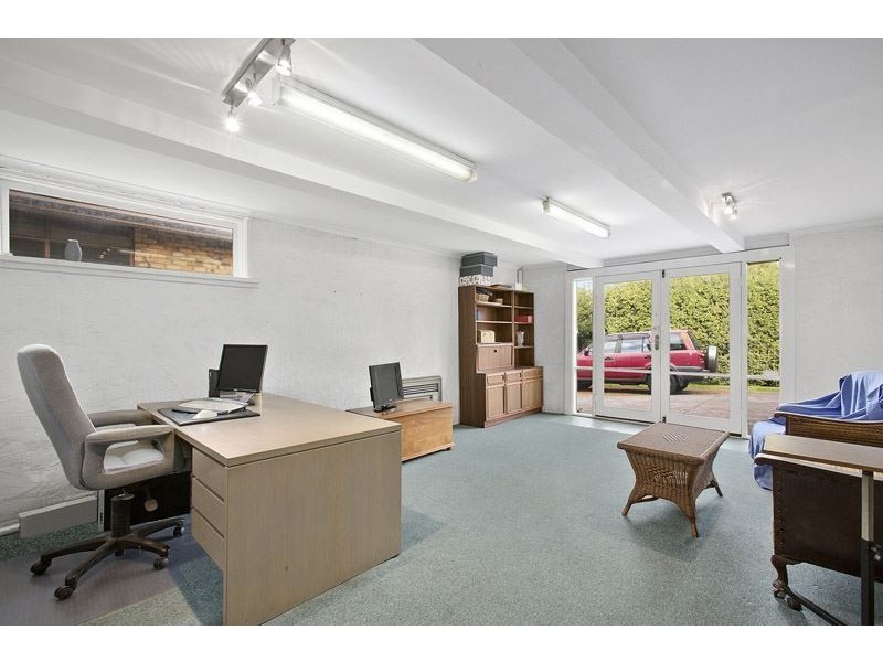 49 Hampshire Road, Glen Waverley VIC 3150