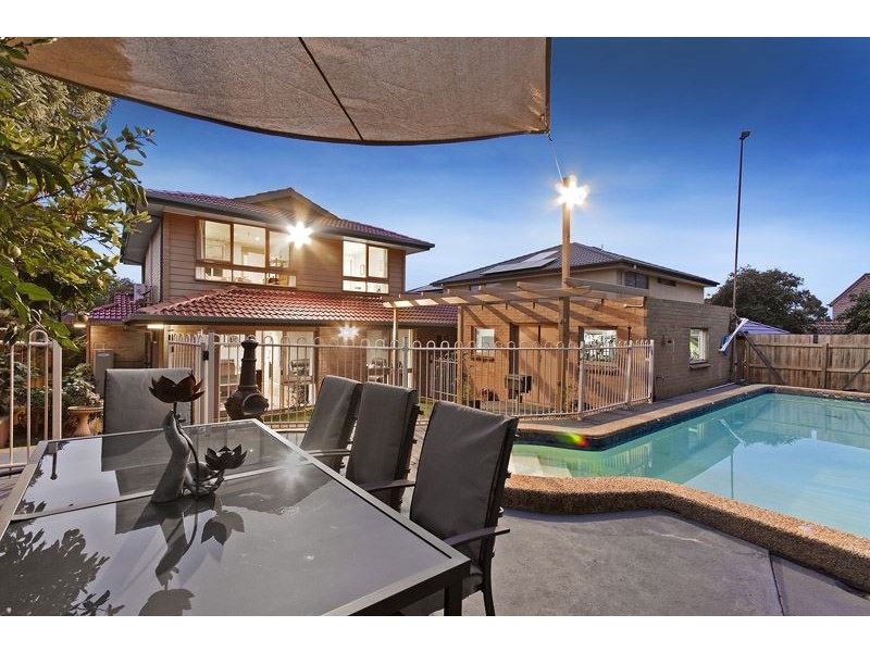 10 Leamington Crescent, Glen Waverley VIC 3150